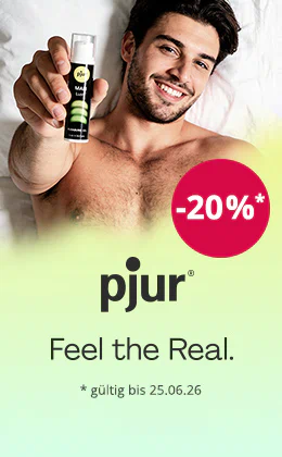 Ein lächelnder, oberkörperfreier Mann liegt auf weißem Hintergrund und hält eine pjur-Gel-Flasche in die Kamera. Ein roter Kreis zeigt „-20%“. Text: „pjur - Feel the Real.“ und „ gültig bis 25.06.26“.