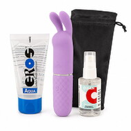 First Vibrations – Starter Set mit Klitorisvibrator, Gleitgel, Cleaner & Toybag