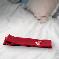Bondage-Schal „Maison Tabou“ aus seidigem Satin