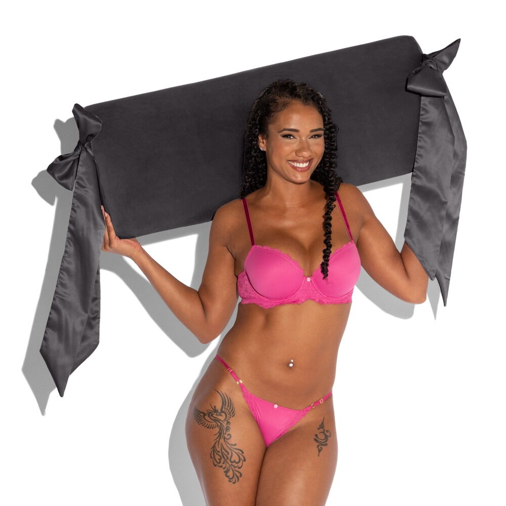 Liebeskissen „Ravish Bondage Pillow“ mit Satin-Fesselbändern