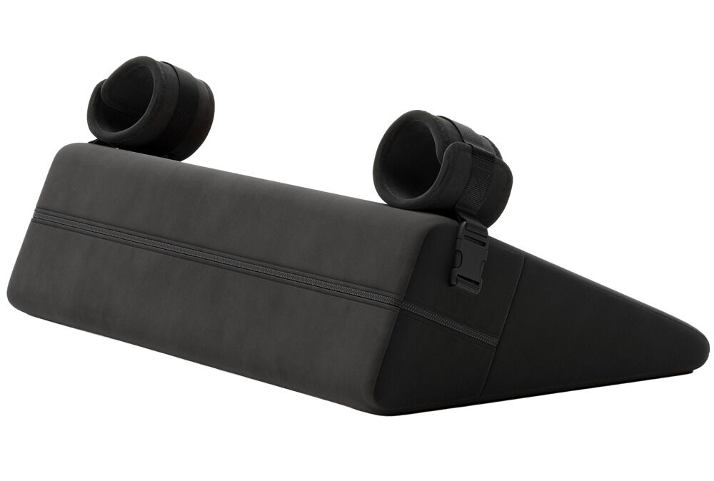 Liebeskissen „Bondage Wedge“ mit abnehmbaren Handfesseln