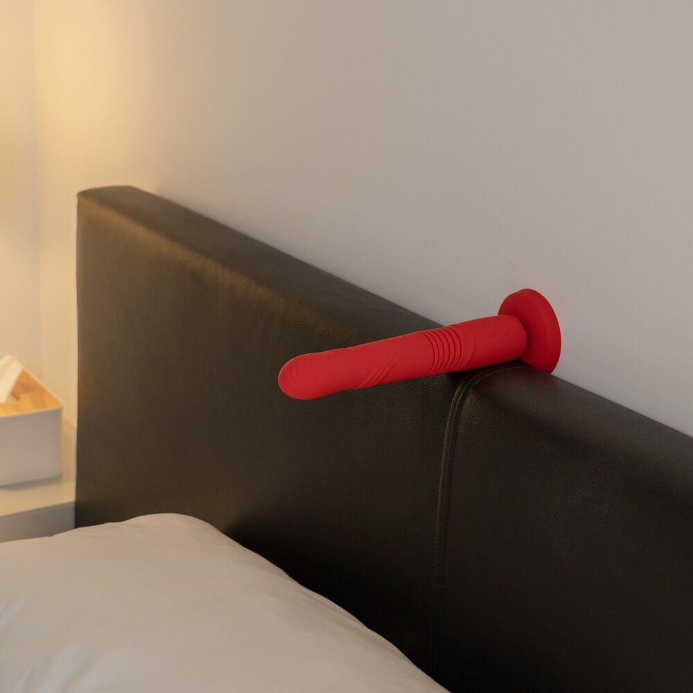 Stoßvibrator „Gravity“ mit abnehmbarem Saugfuß